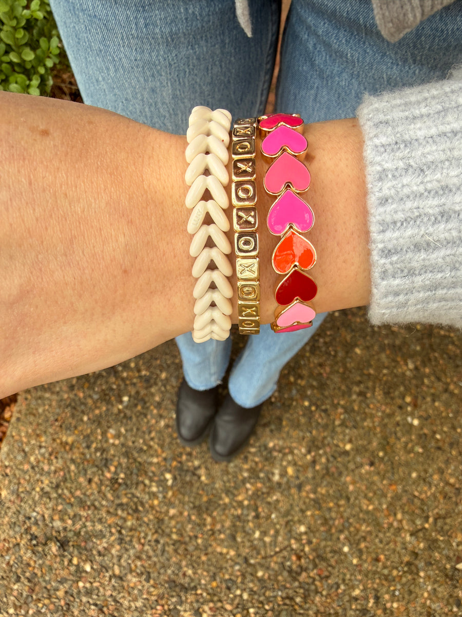 The XOXO Gold Bracelet – La Lumiere New York display picture 3