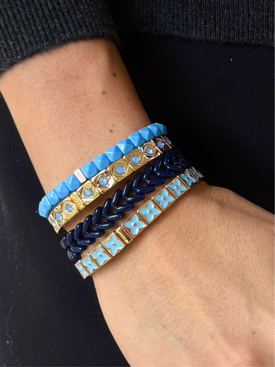 The Blue Flower Bracelet