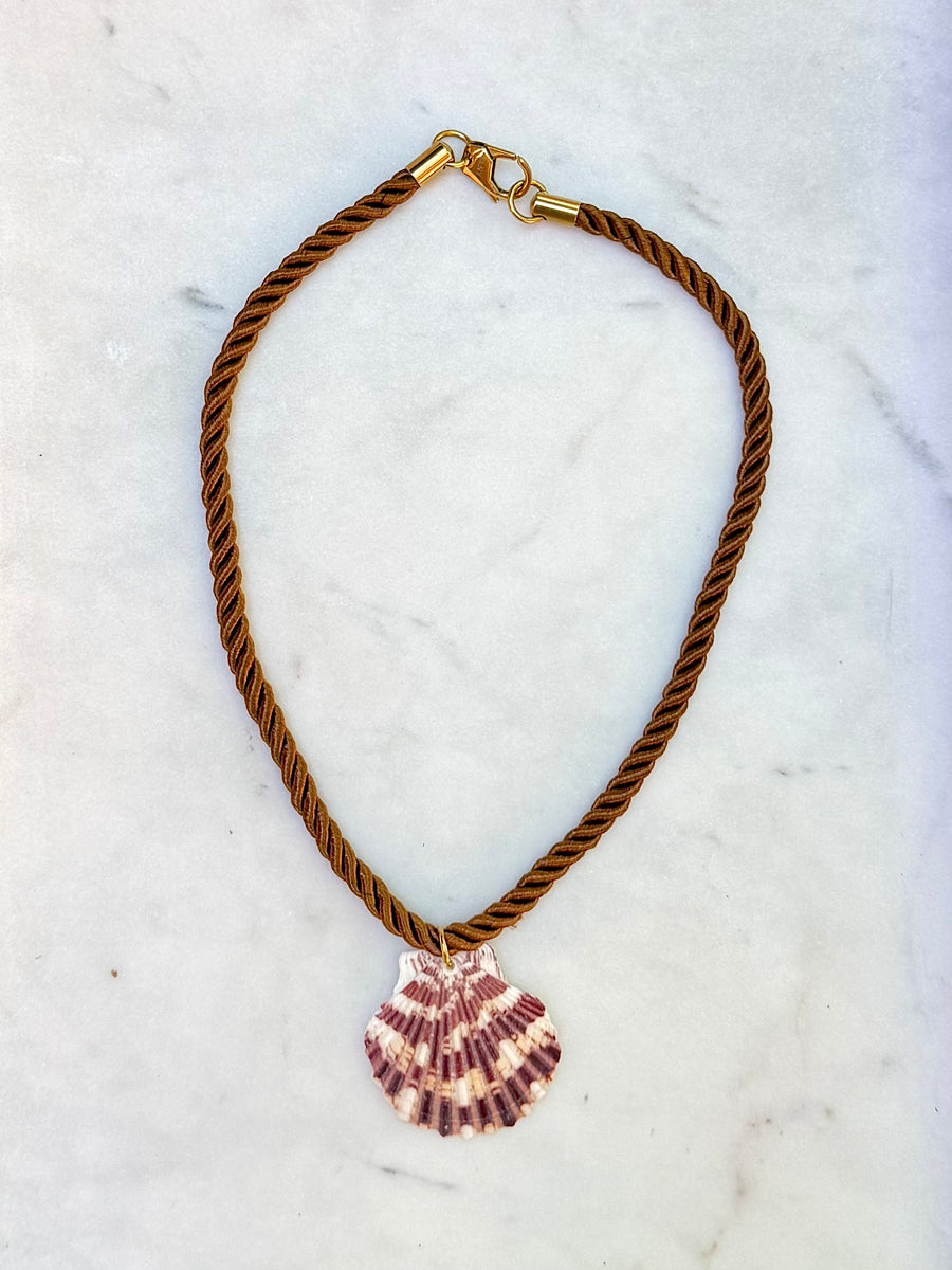 The Driftwood Shell Necklace – La Lumiere New York